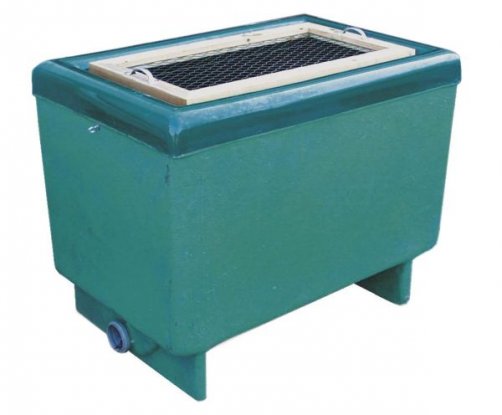 Fish storage tank